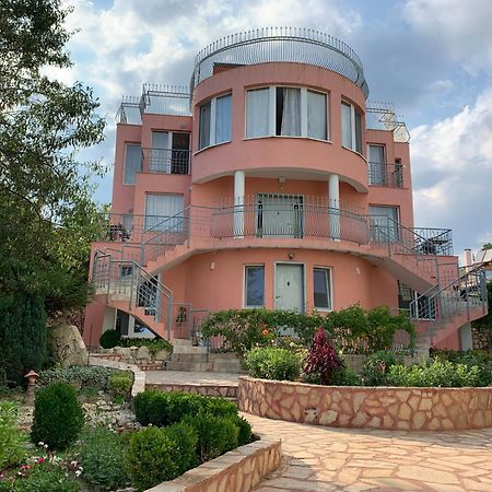 Sunray Guest House, Private Rooms & Apartment With Lovely Sea View Varna Dış mekan fotoğraf