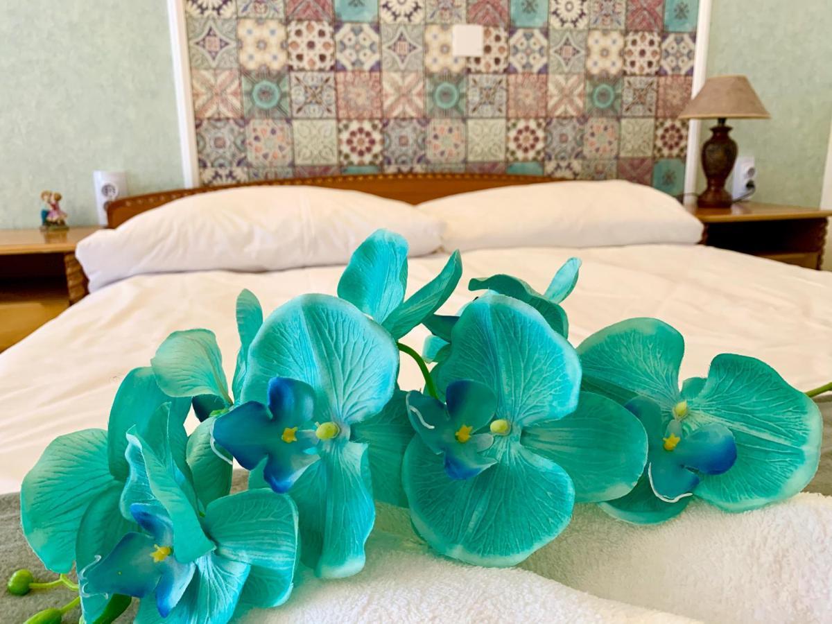 Sunray Guest House, Private Rooms & Apartment With Lovely Sea View Varna Dış mekan fotoğraf
