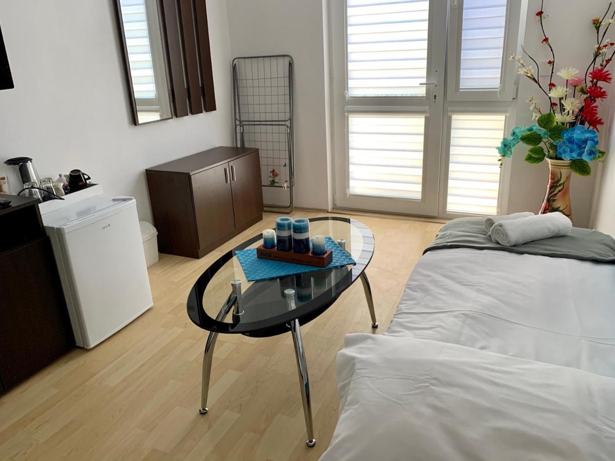 Sunray Guest House, Private Rooms & Apartment With Lovely Sea View Varna Dış mekan fotoğraf