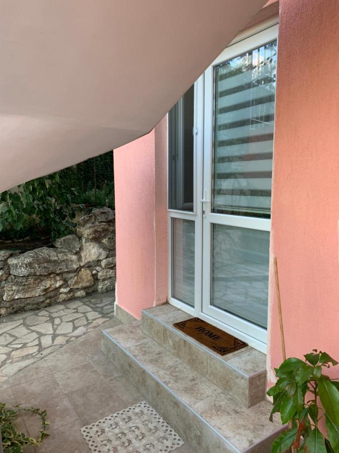 Sunray Guest House, Private Rooms & Apartment With Lovely Sea View Varna Dış mekan fotoğraf