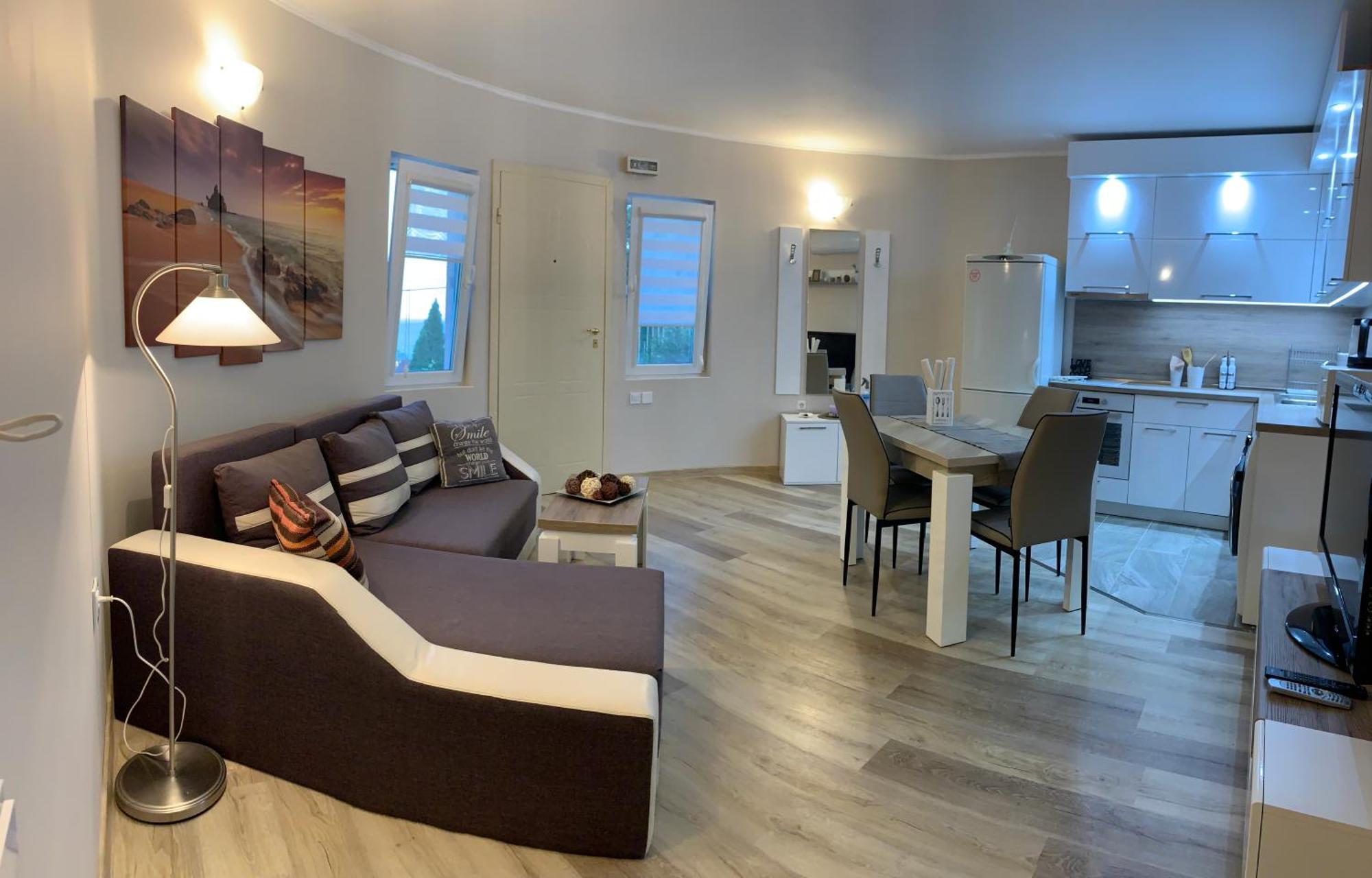 Sunray Guest House, Private Rooms & Apartment With Lovely Sea View Varna Dış mekan fotoğraf