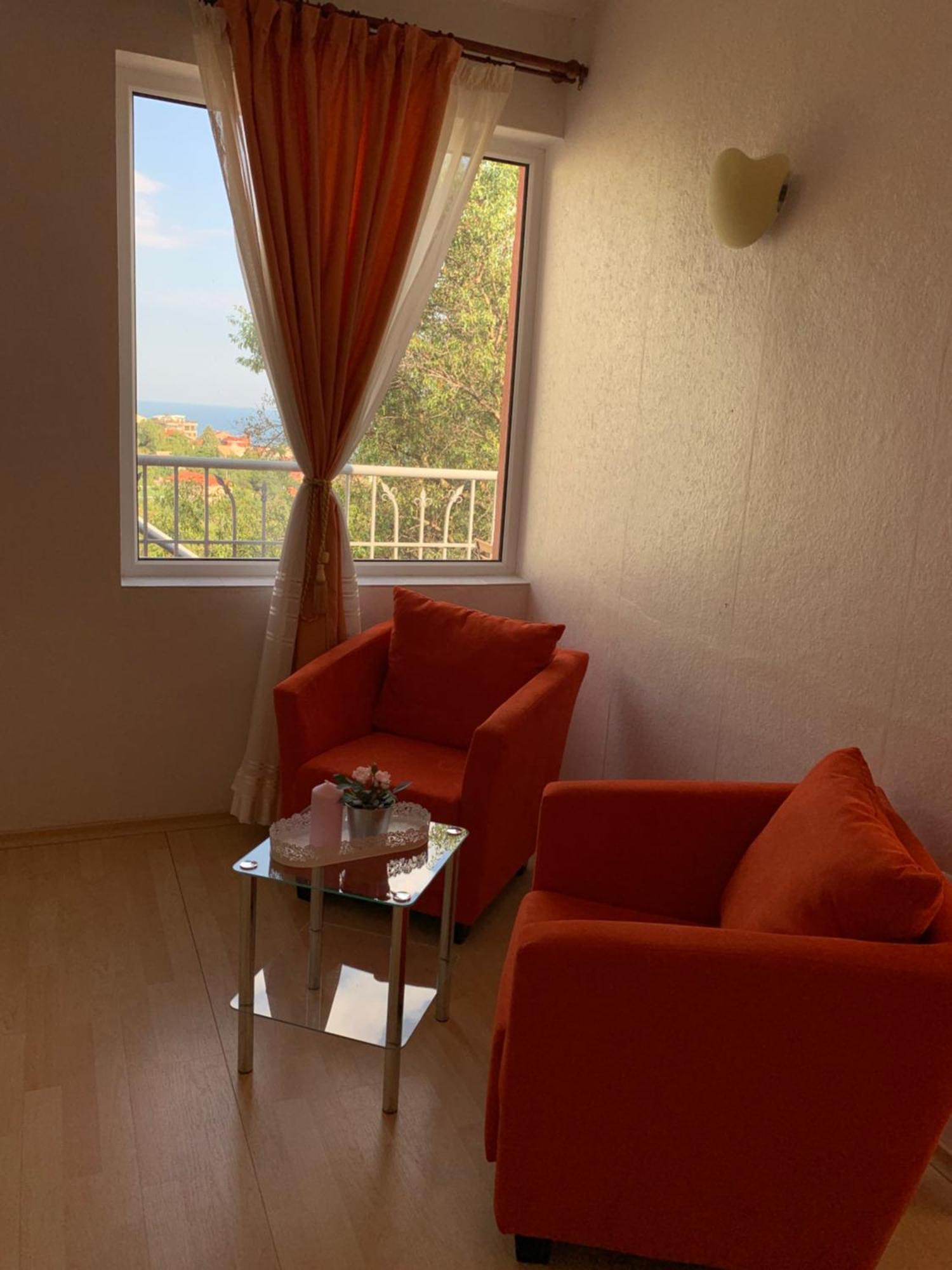Sunray Guest House, Private Rooms & Apartment With Lovely Sea View Varna Dış mekan fotoğraf