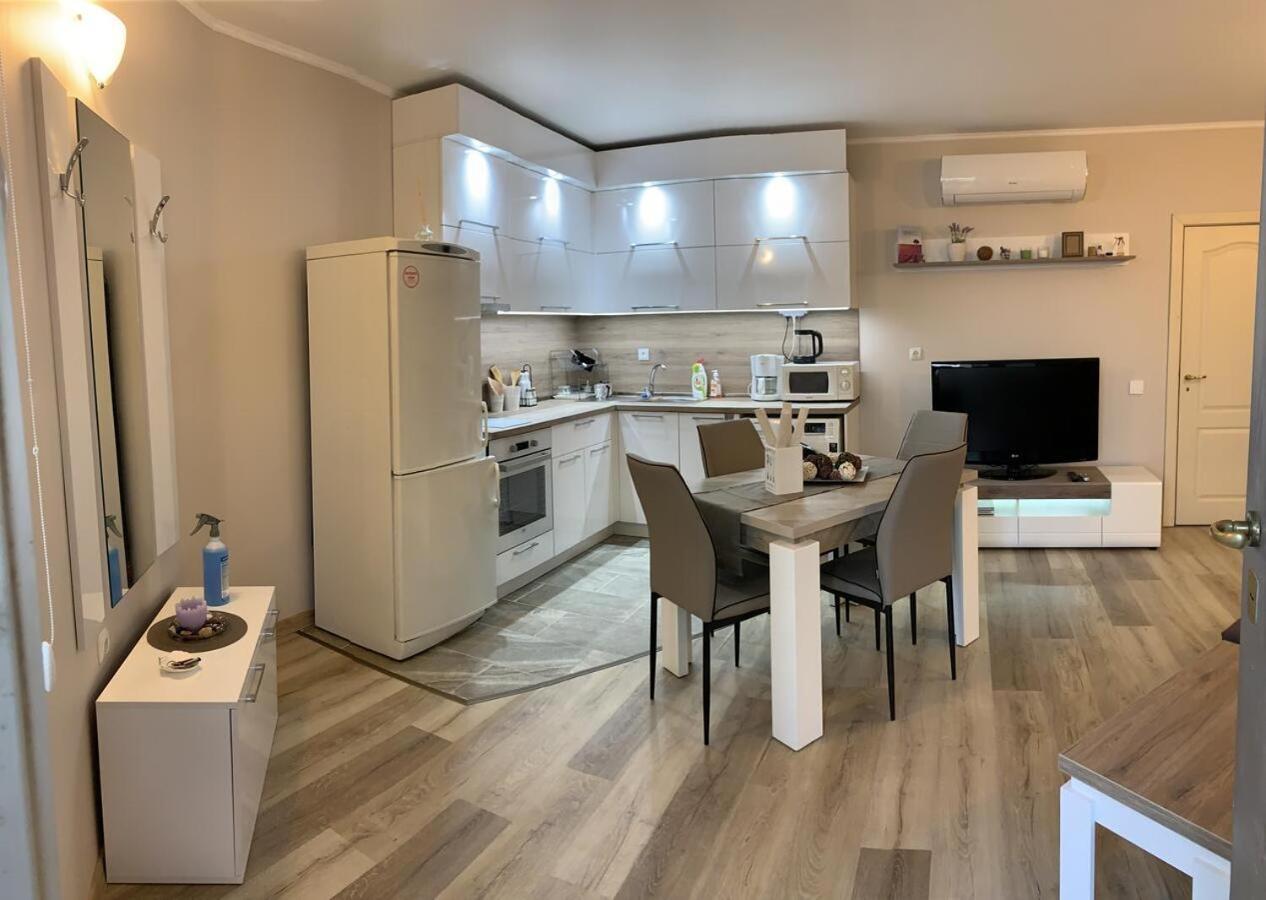 Sunray Guest House, Private Rooms & Apartment With Lovely Sea View Varna Dış mekan fotoğraf