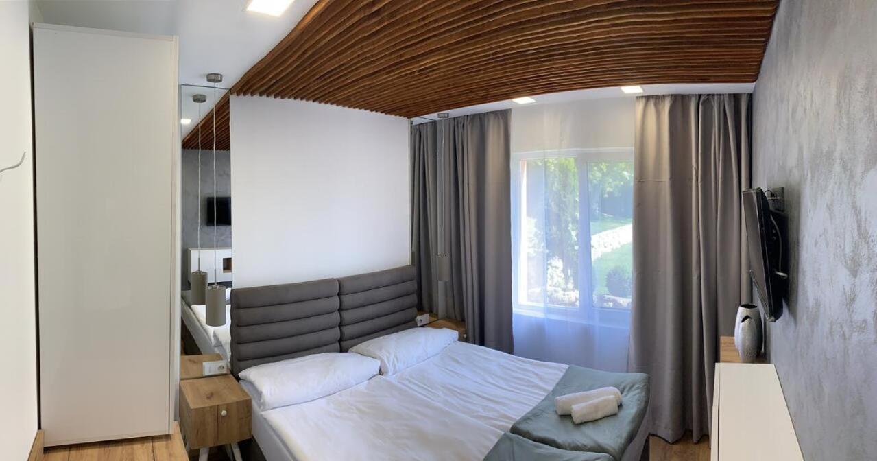 Sunray Guest House, Private Rooms & Apartment With Lovely Sea View Varna Dış mekan fotoğraf