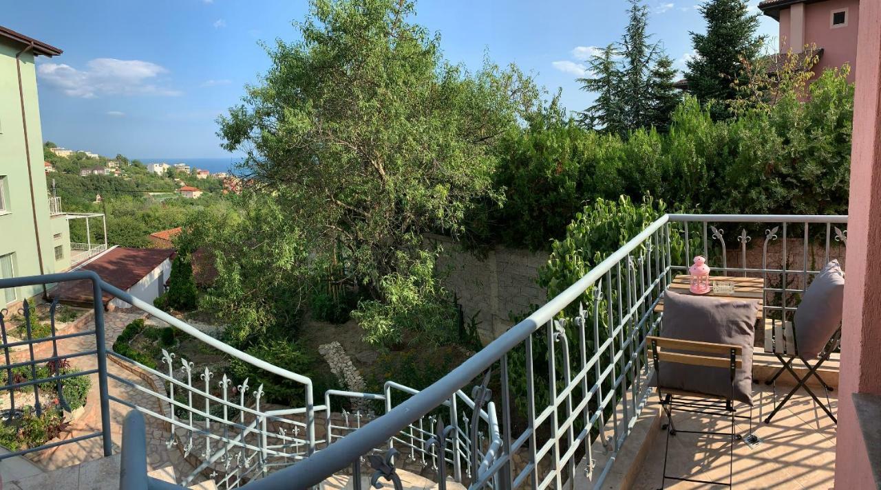 Sunray Guest House, Private Rooms & Apartment With Lovely Sea View Varna Dış mekan fotoğraf